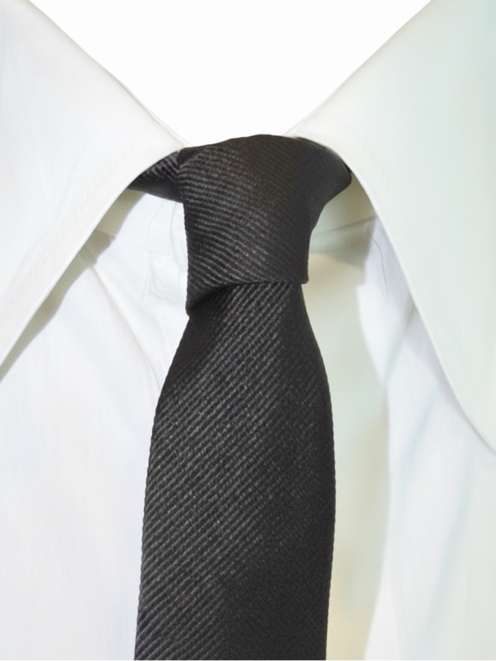 Dolce & Gabbana Textured Silk ‘Skinny’ Tie | 60” x 2” | Midnight Black - Picture 10 of 13